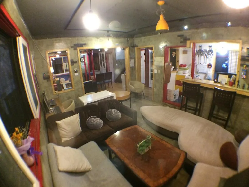 Mr. Comma Guesthouse Σεούλ Πανσιόν